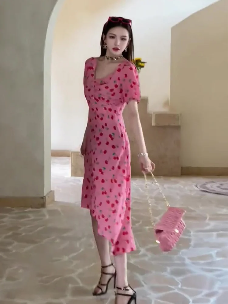 Розова рокля на Жената е Развито Чувство, Нежен Темперамент, Почивка В Сладък чай, Френското Рокля с V-образно деколте и ръкав-балон на кръста, Обернутое Цветя модел